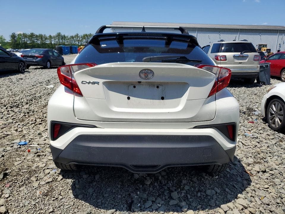 2020 TOYOTA C-HR XLE 6