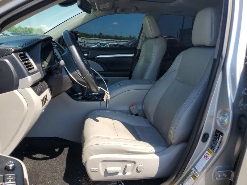 2017 TOYOTA HIGHLANDER XLE 7