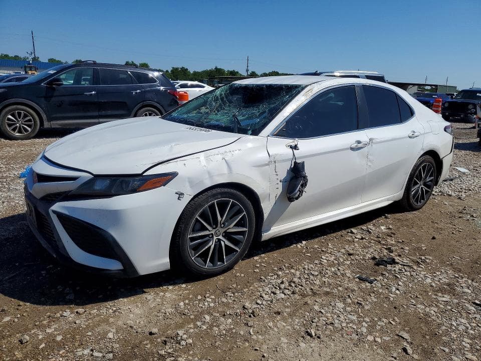 2022 TOYOTA CAMRY HYBRID SE - 1