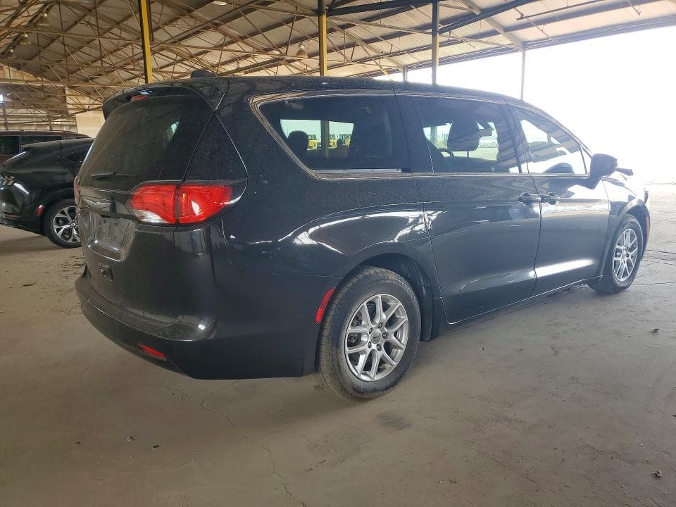 2022 CHRYSLER VOYAGER 3