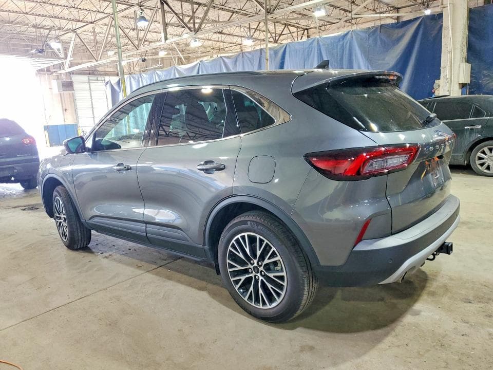 2025 FORD ESCAPE 2
