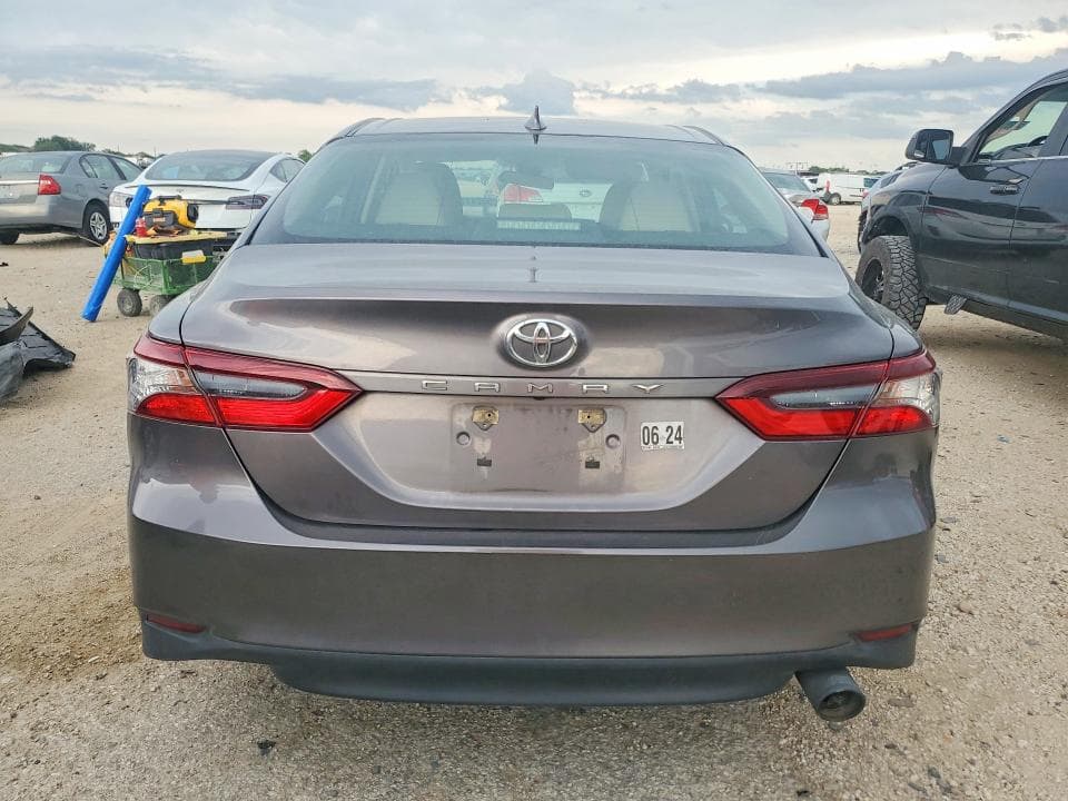 2022 TOYOTA CAMRY LE 6
