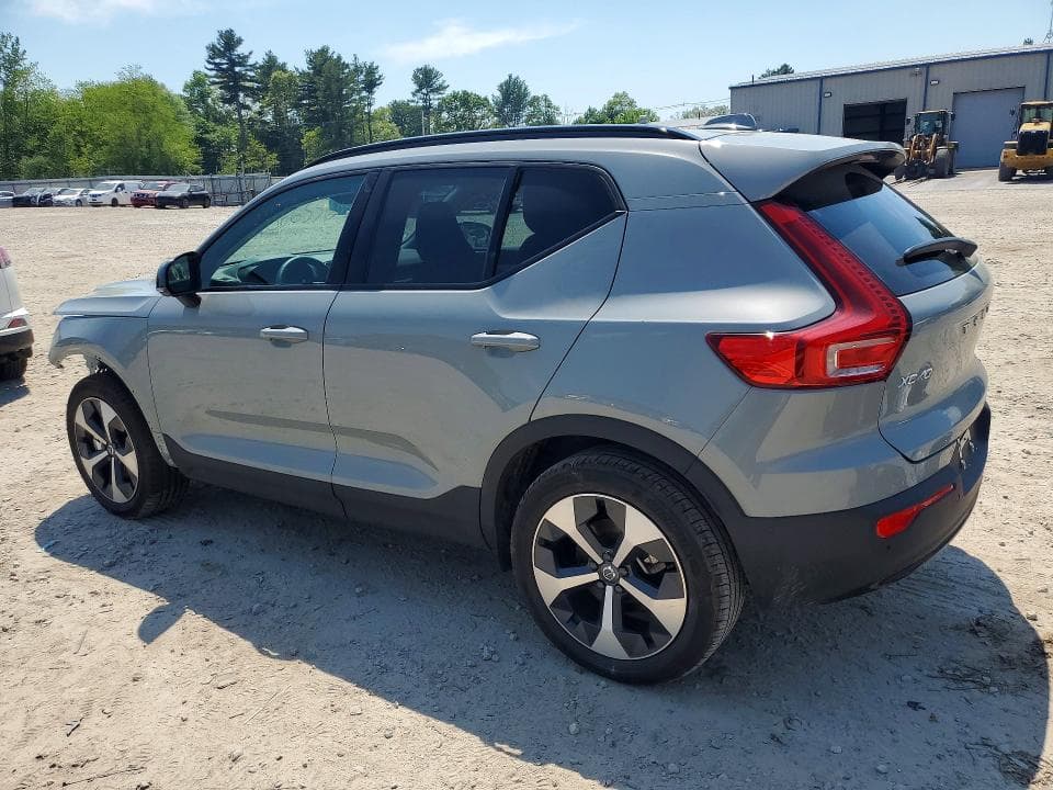 2026 VOLVO XC40 PLUS 2