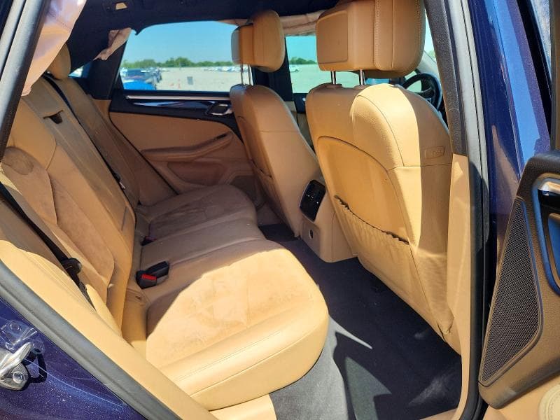 2018 PORSCHE MACAN 11