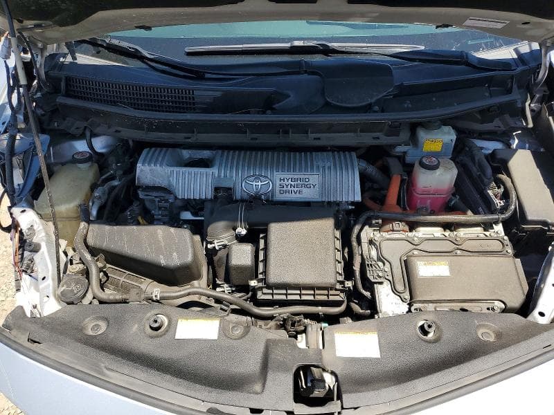 2017 TOYOTA PRIUS V THREE 11