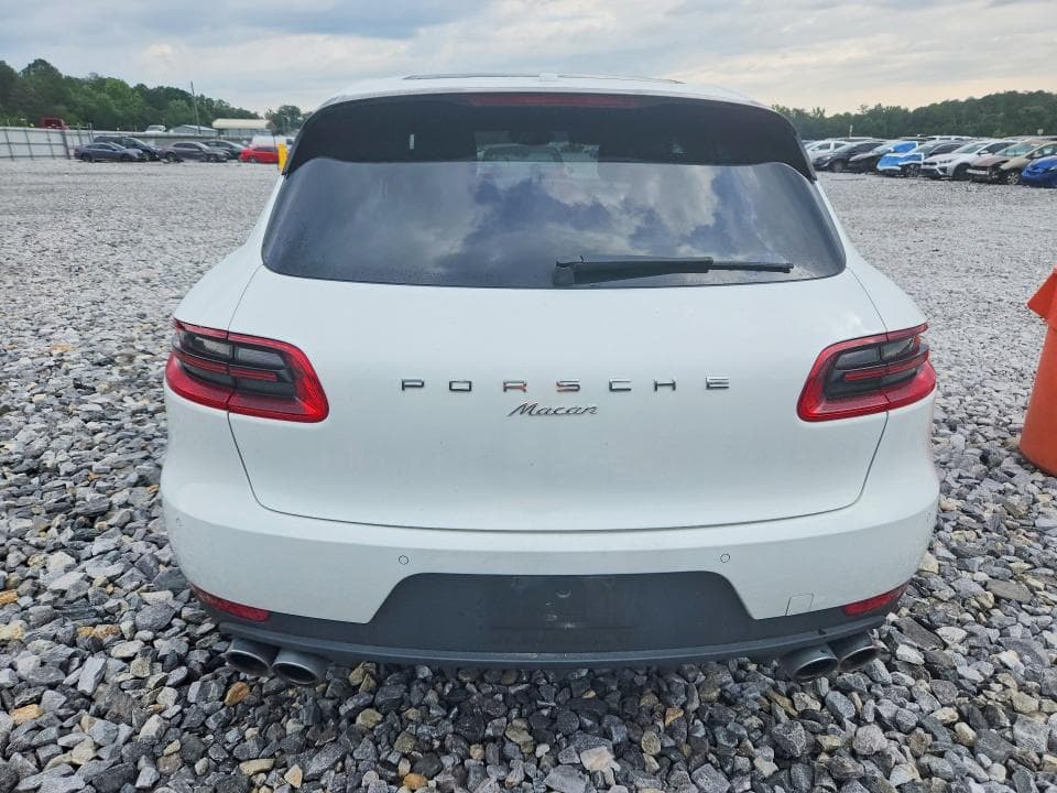 2018 PORSCHE MACAN 6