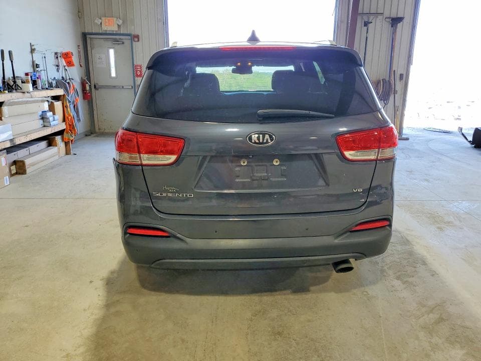 2017 KIA SORENTO LX V6 11