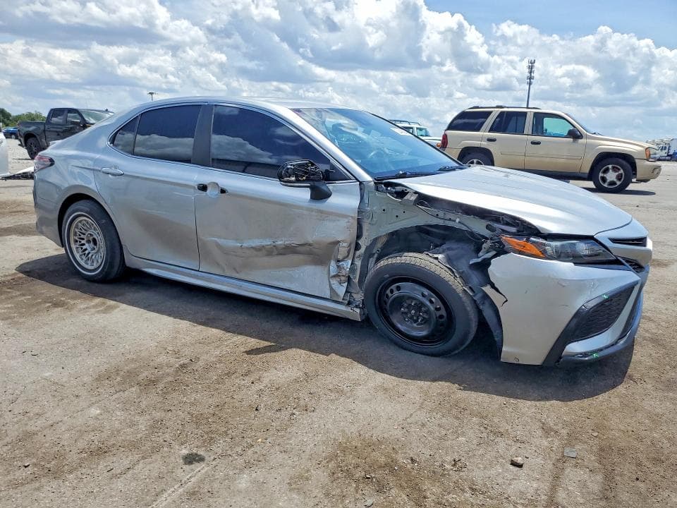 2023 TOYOTA CAMRY SE 4