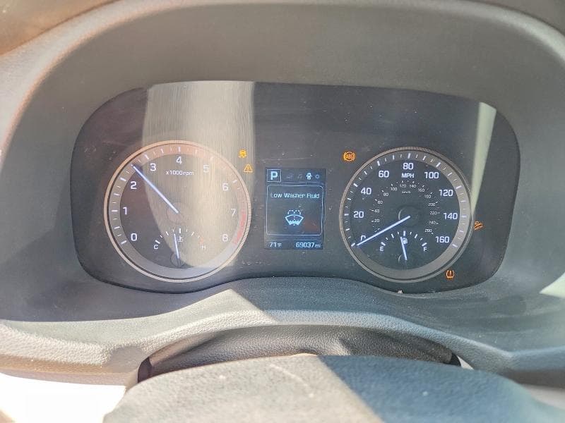 2017 HYUNDAI TUCSON SE 9