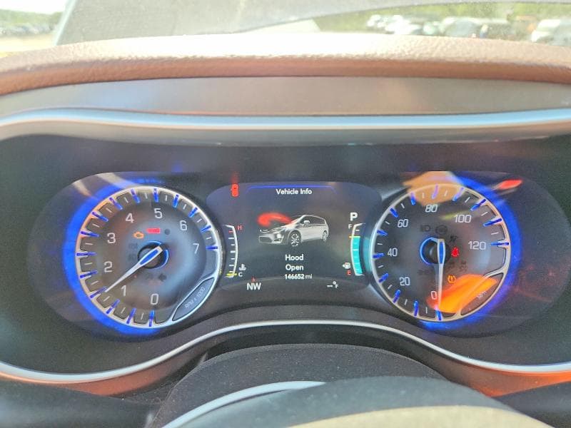 2017 CHRYSLER PACIFICA LIMITED 9