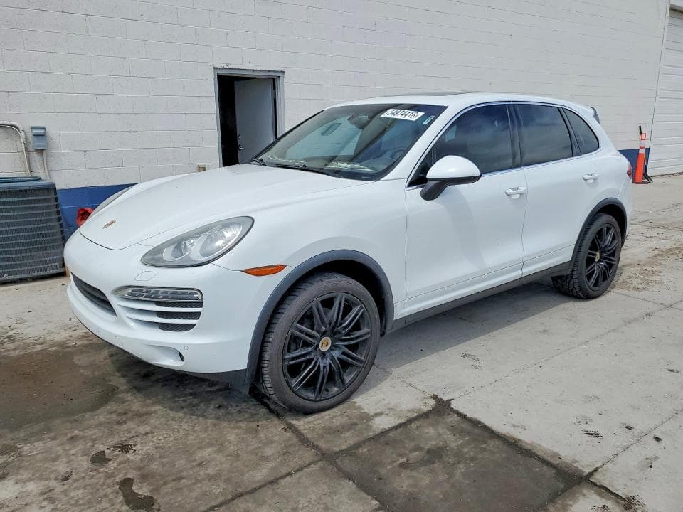 2013 PORSCHE CAYENNE - 1