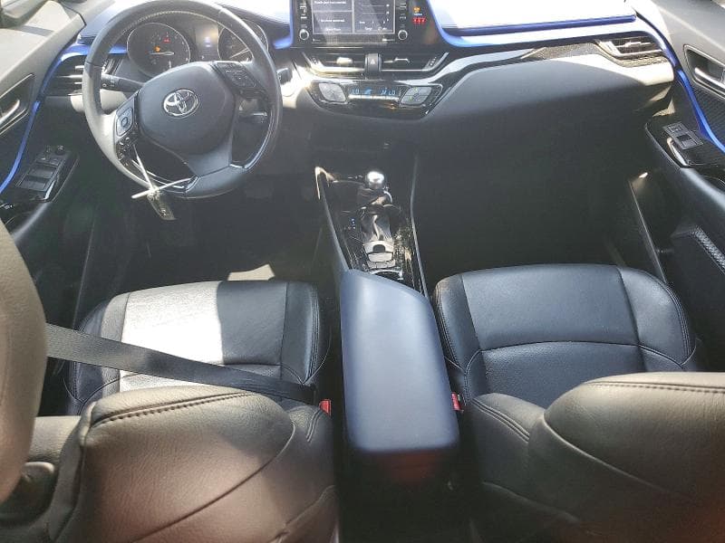 2020 TOYOTA C-HR XLE 8