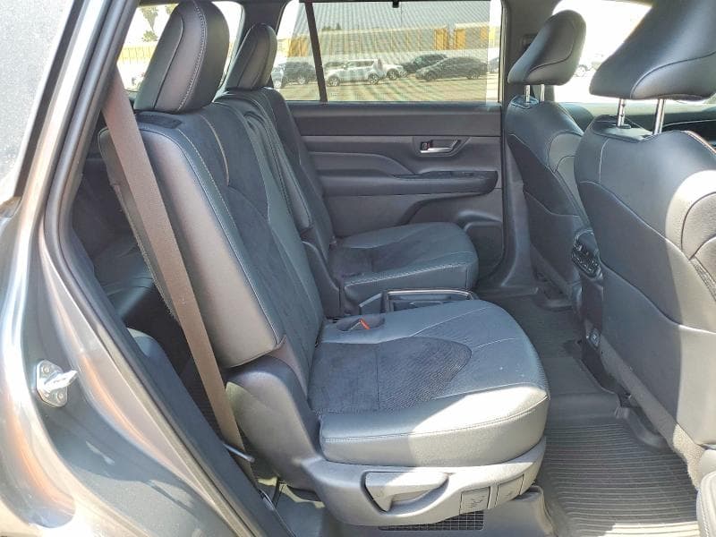 2025 TOYOTA GRAND HIGHLANDER HYBRID MAX PLATINUM 11
