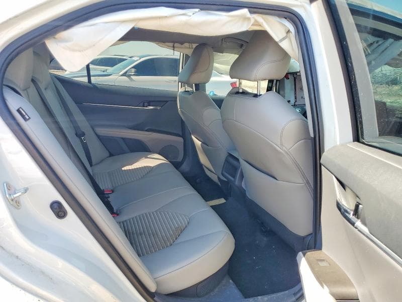 2022 TOYOTA CAMRY HYBRID SE 10