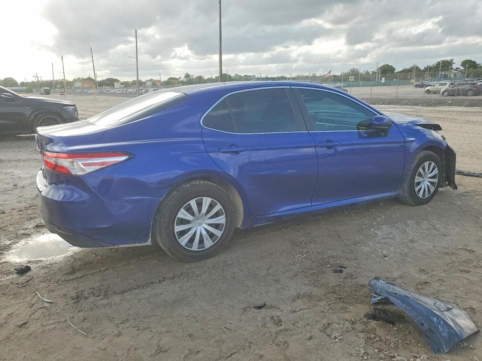 2018 TOYOTA CAMRY LE 3