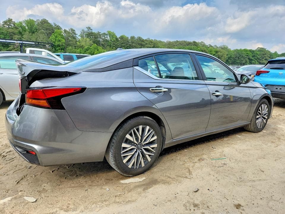 2023 NISSAN ALTIMA SV 3