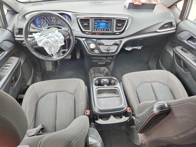 2020 CHRYSLER PACIFICA TOURING 8