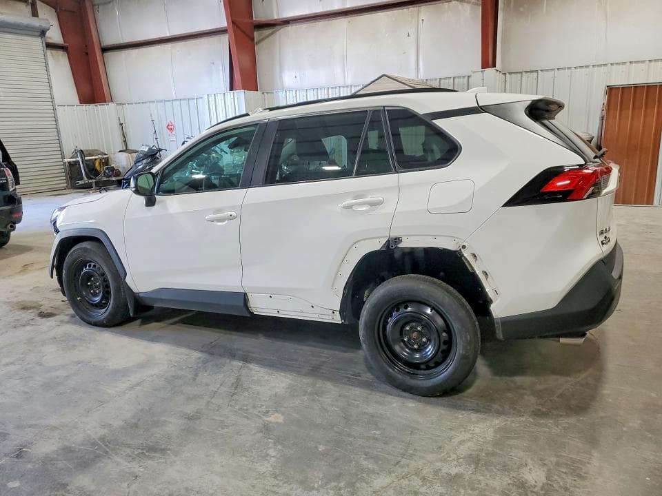 2021 TOYOTA RAV4 LE 2