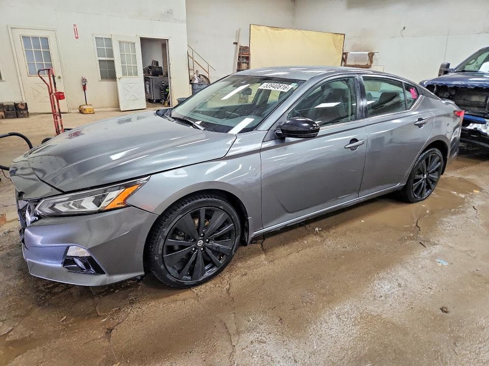 2022 NISSAN ALTIMA SR - 1