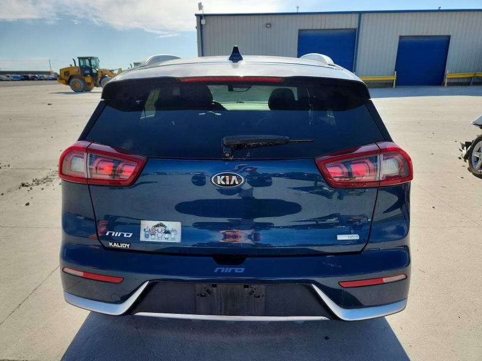 2017 KIA NIRO LX 6