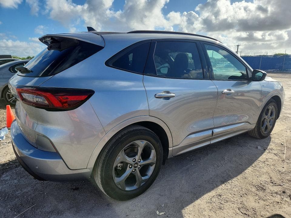 2023 FORD ESCAPE ST LINE 3