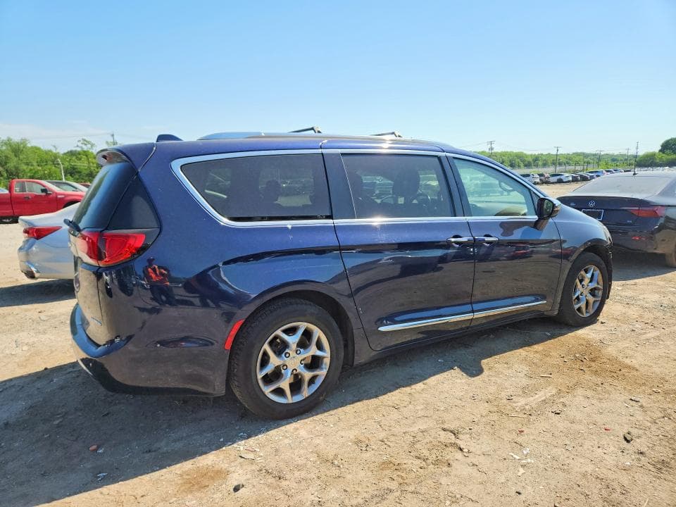 2017 CHRYSLER PACIFICA LIMITED 3