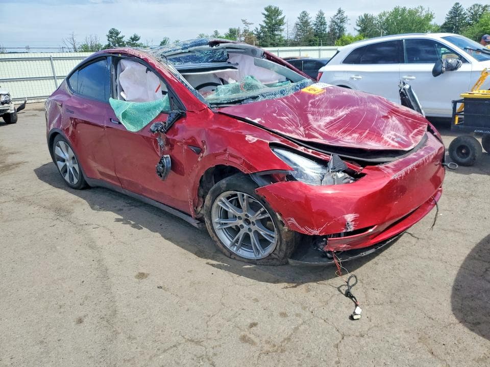 2024 TESLA MODEL Y 4