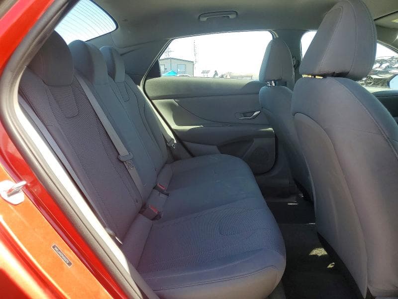 2021 HYUNDAI ELANTRA SE 10