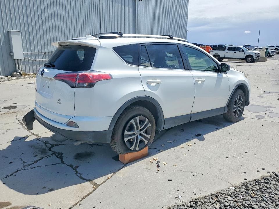 2018 TOYOTA RAV4 LE 3