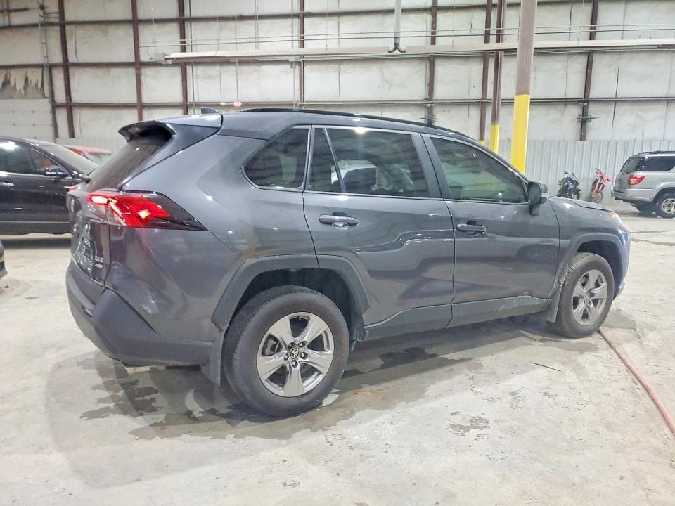 2025 TOYOTA RAV4 XLE 3