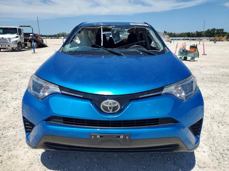 2018 TOYOTA RAV4 LE 5