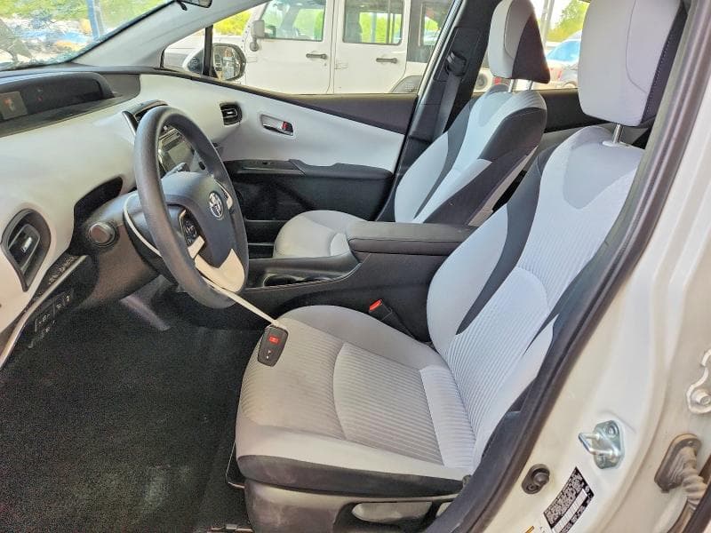 2017 TOYOTA PRIUS TWO 7