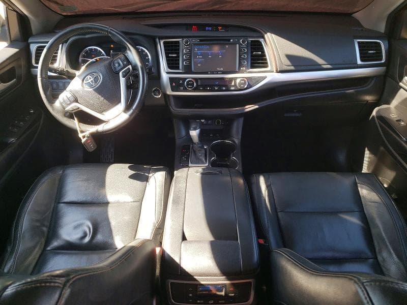 2017 TOYOTA HIGHLANDER XLE 8