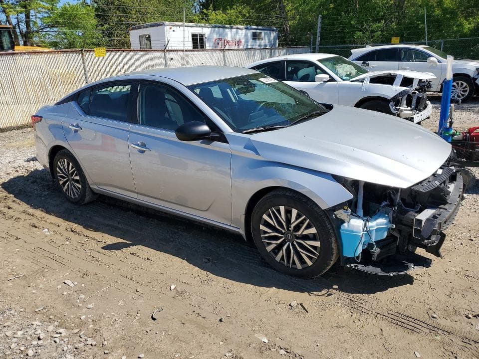 2024 NISSAN ALTIMA SV 4