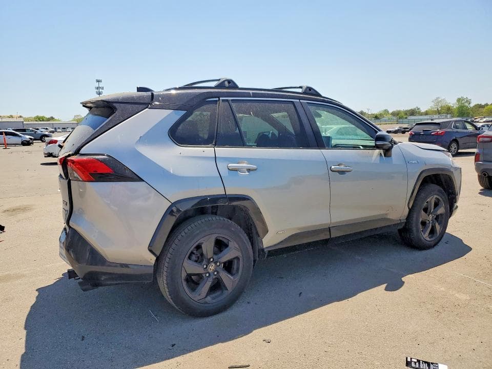 2021 TOYOTA RAV4 XSE 3