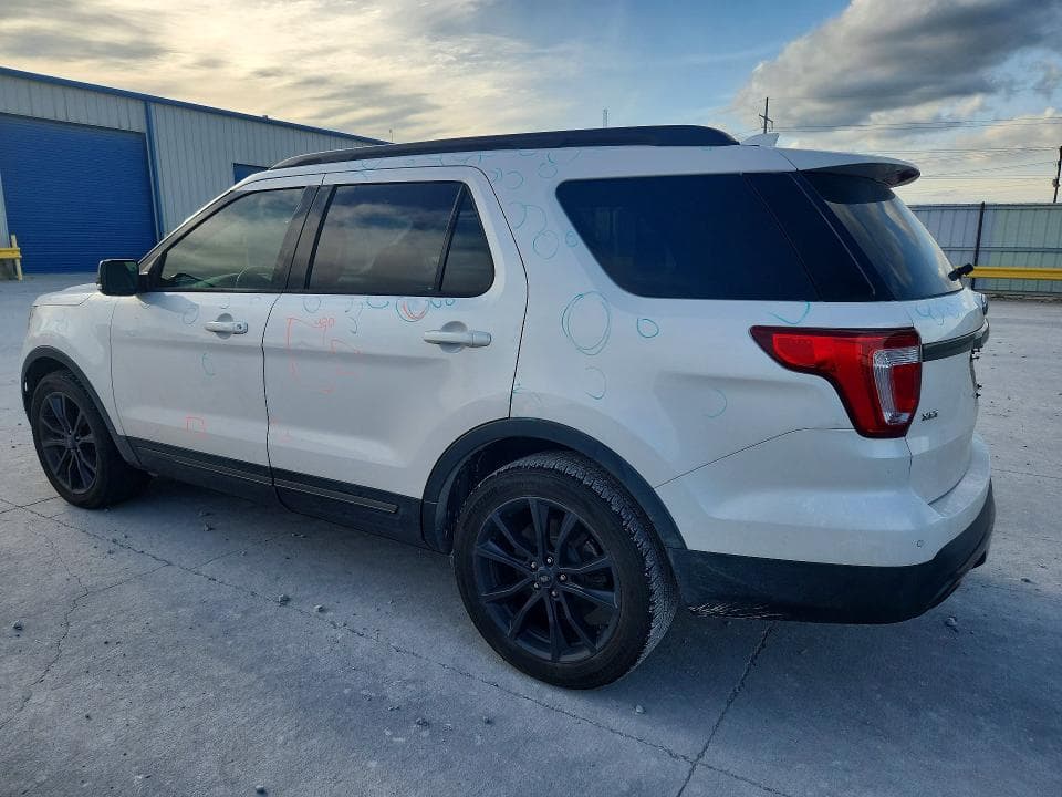 2017 FORD EXPLORER XLT 2