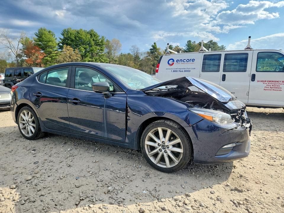 2017 MAZDA 3 TOURING 4