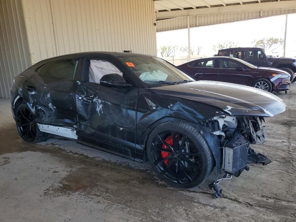 2019 LAMBORGHINI URUS 4