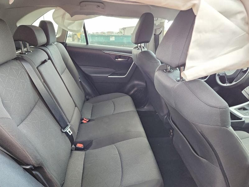 2025 TOYOTA RAV4 XLE 11