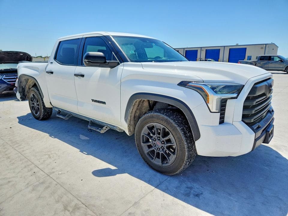 2023 TOYOTA TUNDRA SR5 4