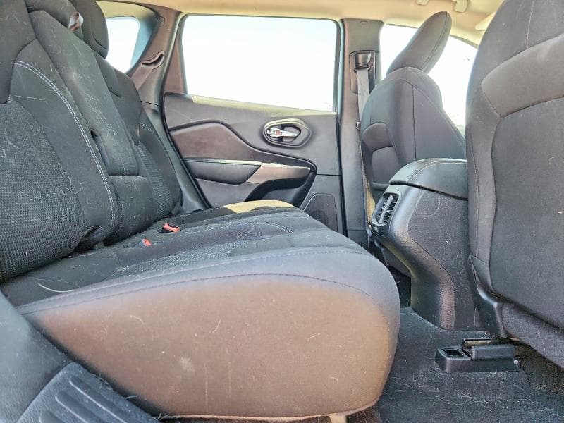 2020 JEEP CHEROKEE LATITUDE 11