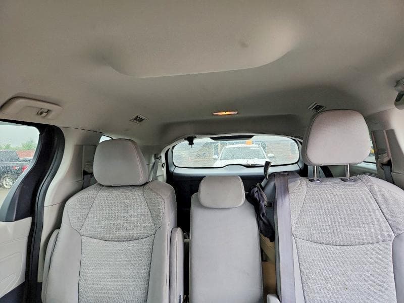 2022 TOYOTA SIENNA LE 10