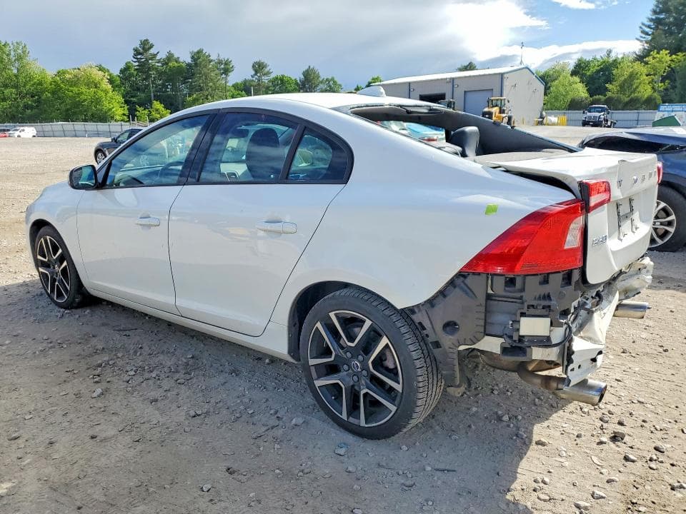 2018 VOLVO S60 DYNAMIC 2