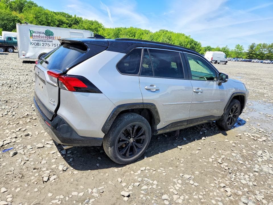 2022 TOYOTA RAV4 XSE 3