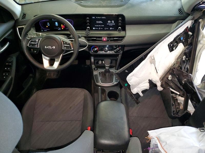 2024 KIA SELTOS LX 8