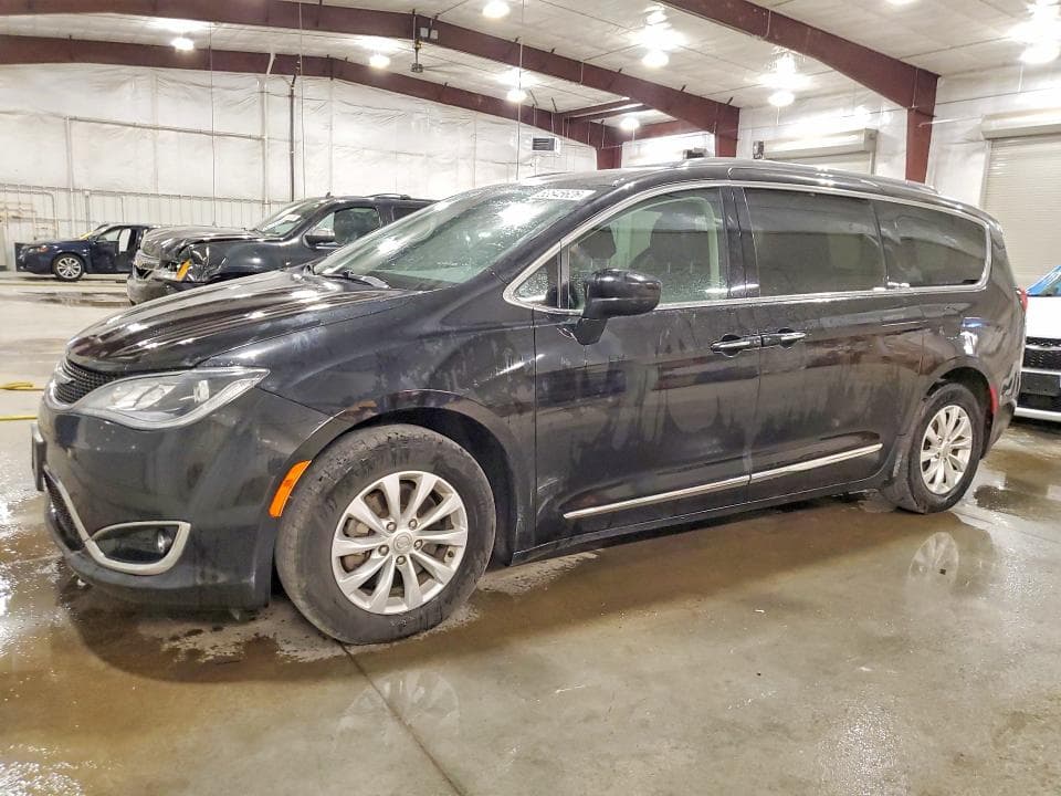 2018 CHRYSLER PACIFICA TOURING L - 1