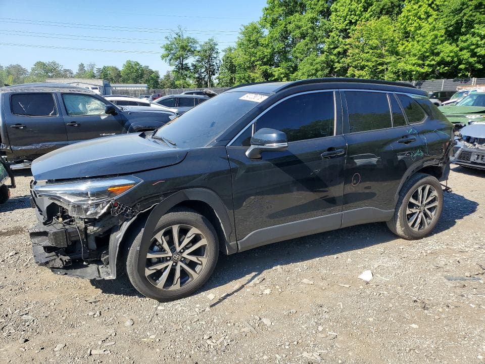 2024 TOYOTA COROLLA CROSS XLE - 1