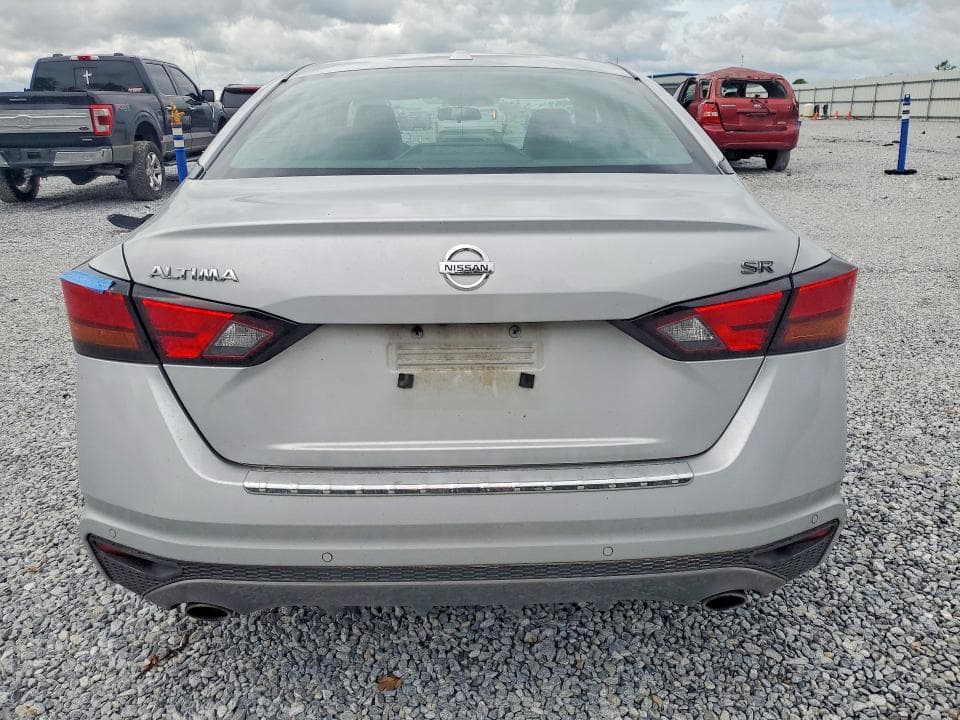 2022 NISSAN ALTIMA SR 6