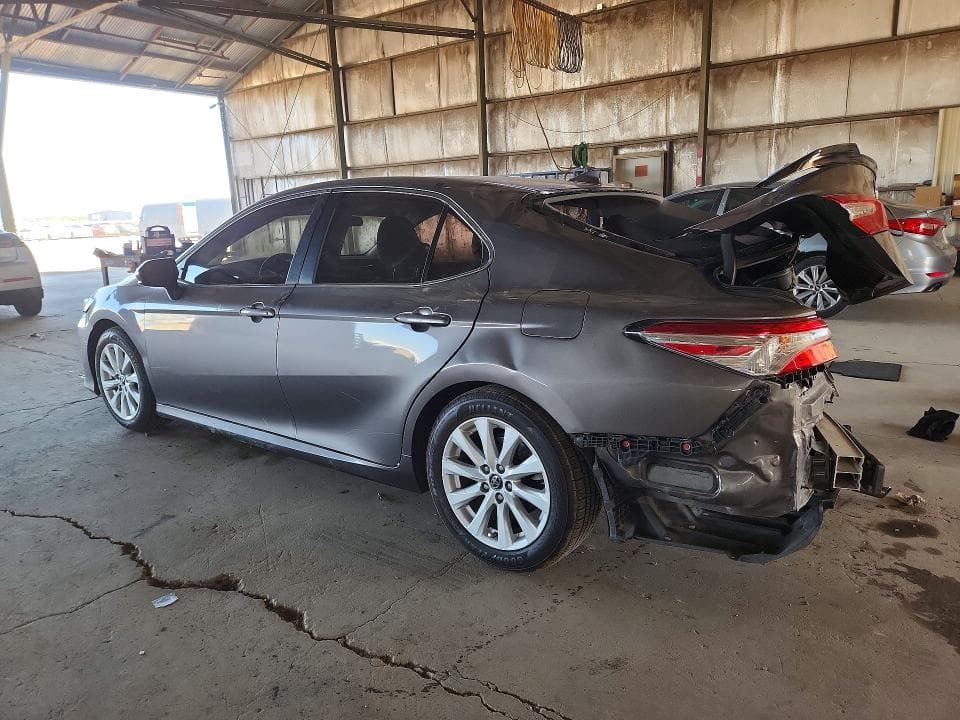 2019 TOYOTA CAMRY LE 2