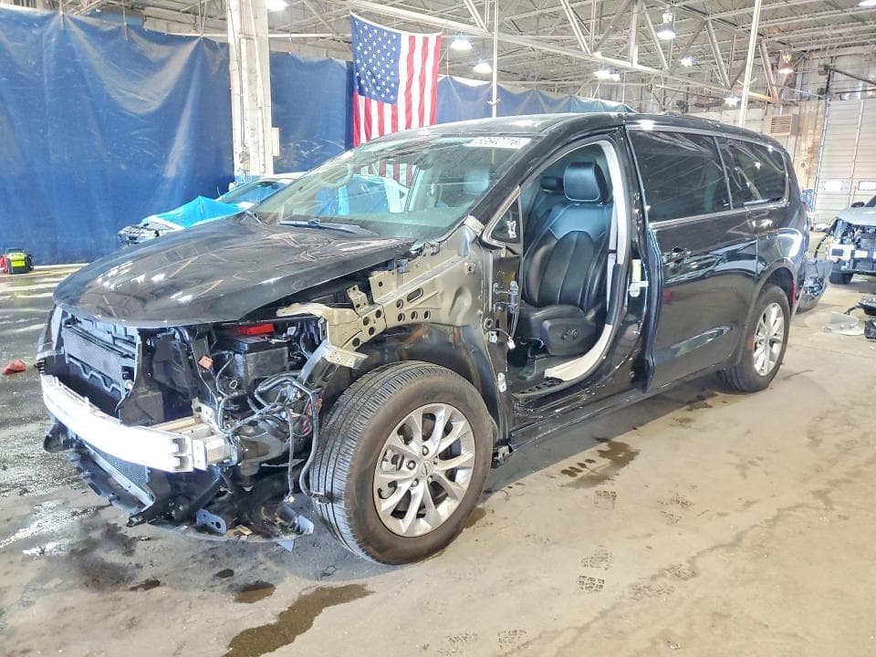 2023 CHRYSLER PACIFICA TOURING L - 1